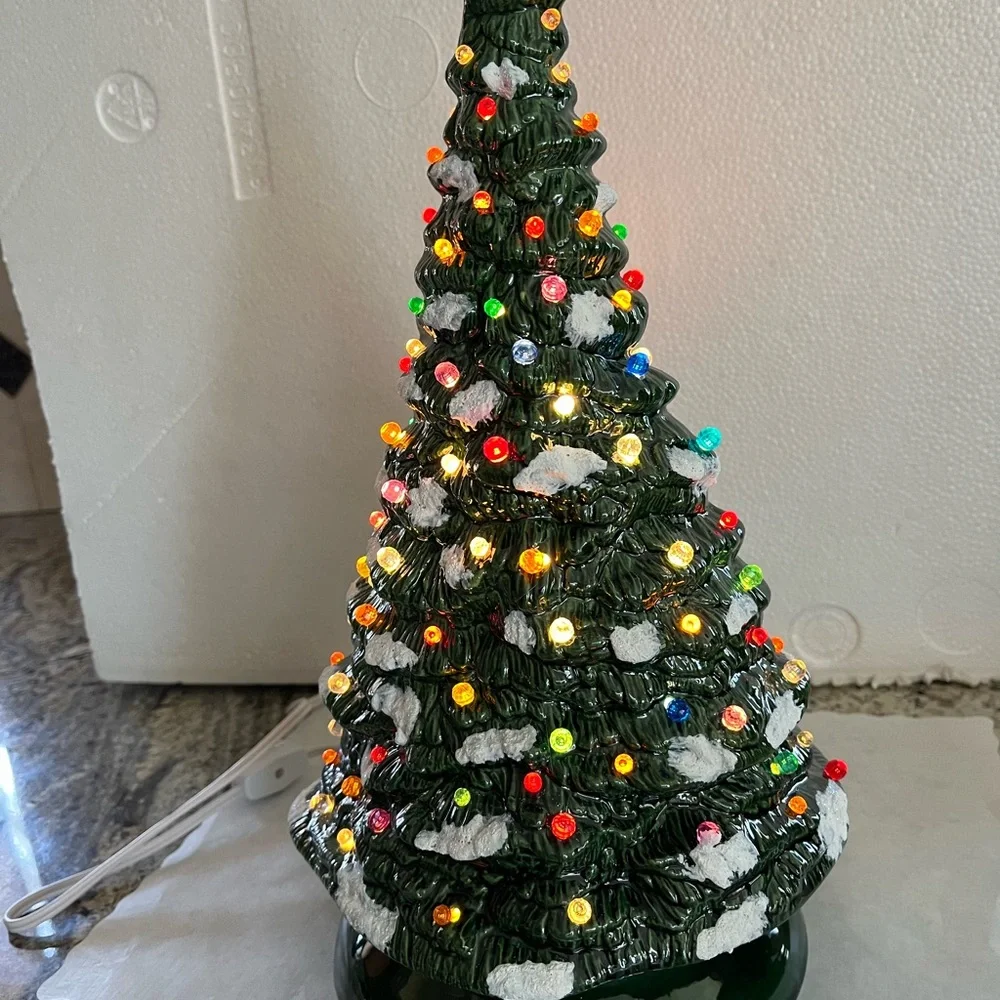 13 I/2 in ceramic glazed Christmas tree - Picture 8 of 11